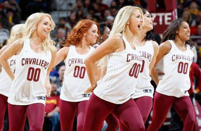 nba球员看不上啦啦队员?她们退役之后又会嫁给谁?网友:心疼