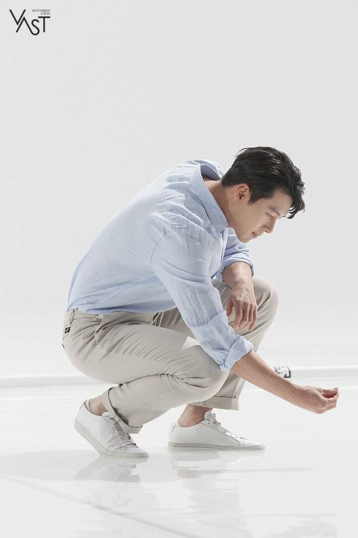 玄彬温暖疗愈!宠粉幕后工作照,轻锁眉头,招牌嘟嘴,神赐的男神就是他