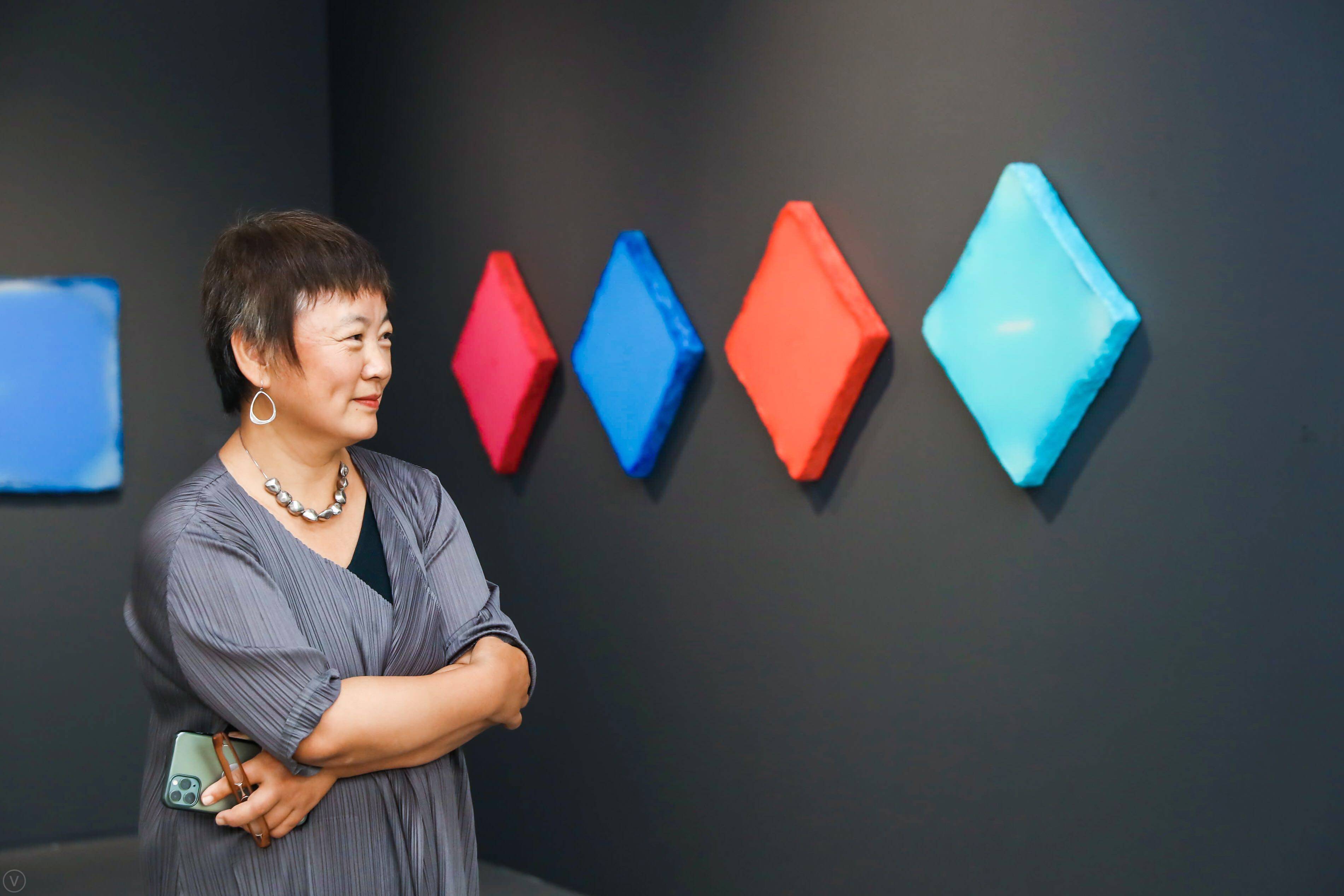 陈淑霞扑克牌同样是个社会也是个宇宙