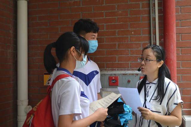 广州四中灵峰少年玉汝于成治文武红色德育军校携手塑军魂