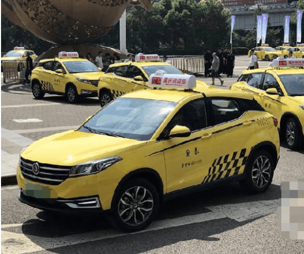 重庆出租车换成suv,乘客拍手叫好,司机却想辞职不干