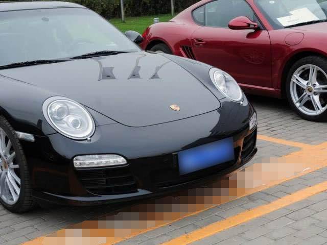 原创广东保时捷车后一行字相亲男司机心脏砰砰跳