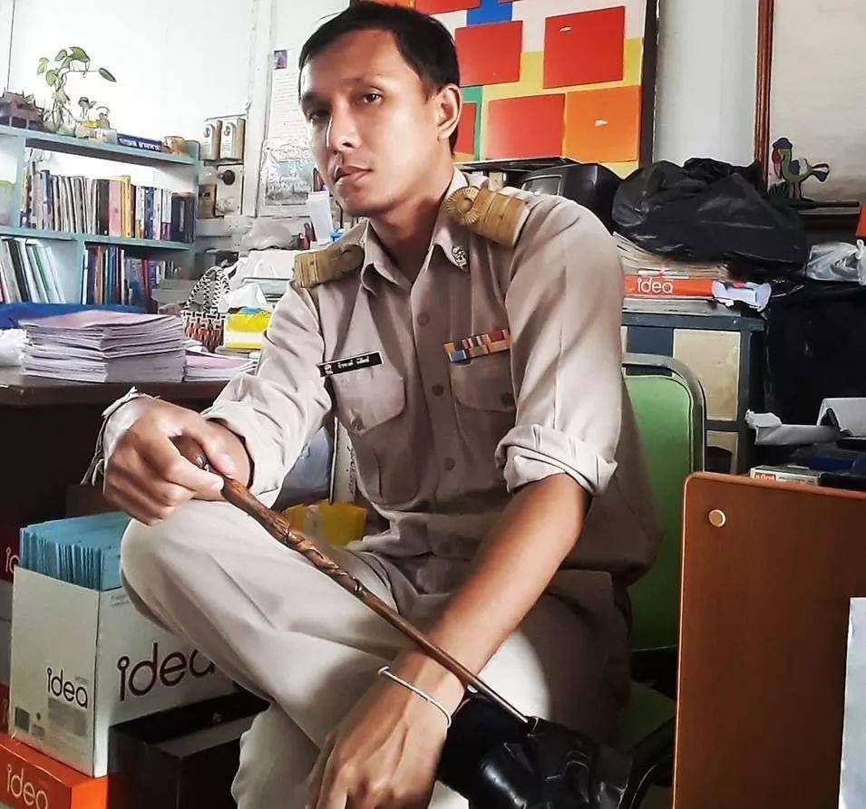 化"野鸡妆"上课,泰国老师太high了!