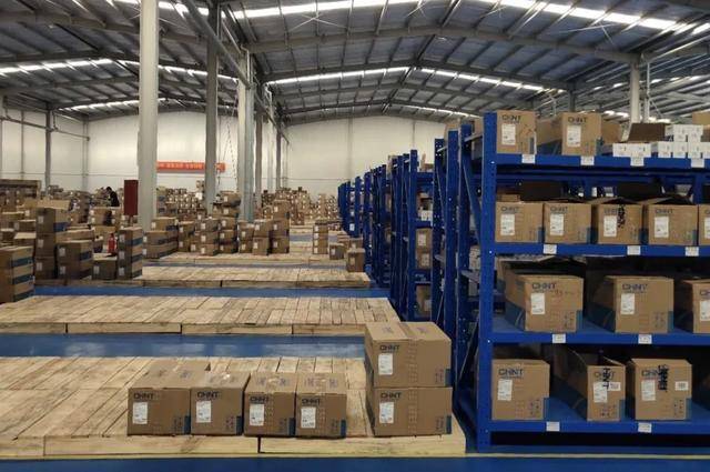 恒温仓库和冷藏仓库一样也是用来储存对于储藏温度有要求的产品.