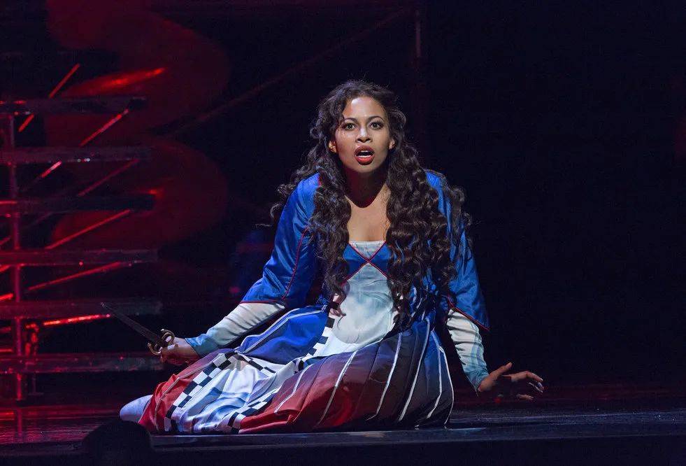 乐讯逍遥音乐节现场演出将开始埃莱娜格里莫将发行专辑