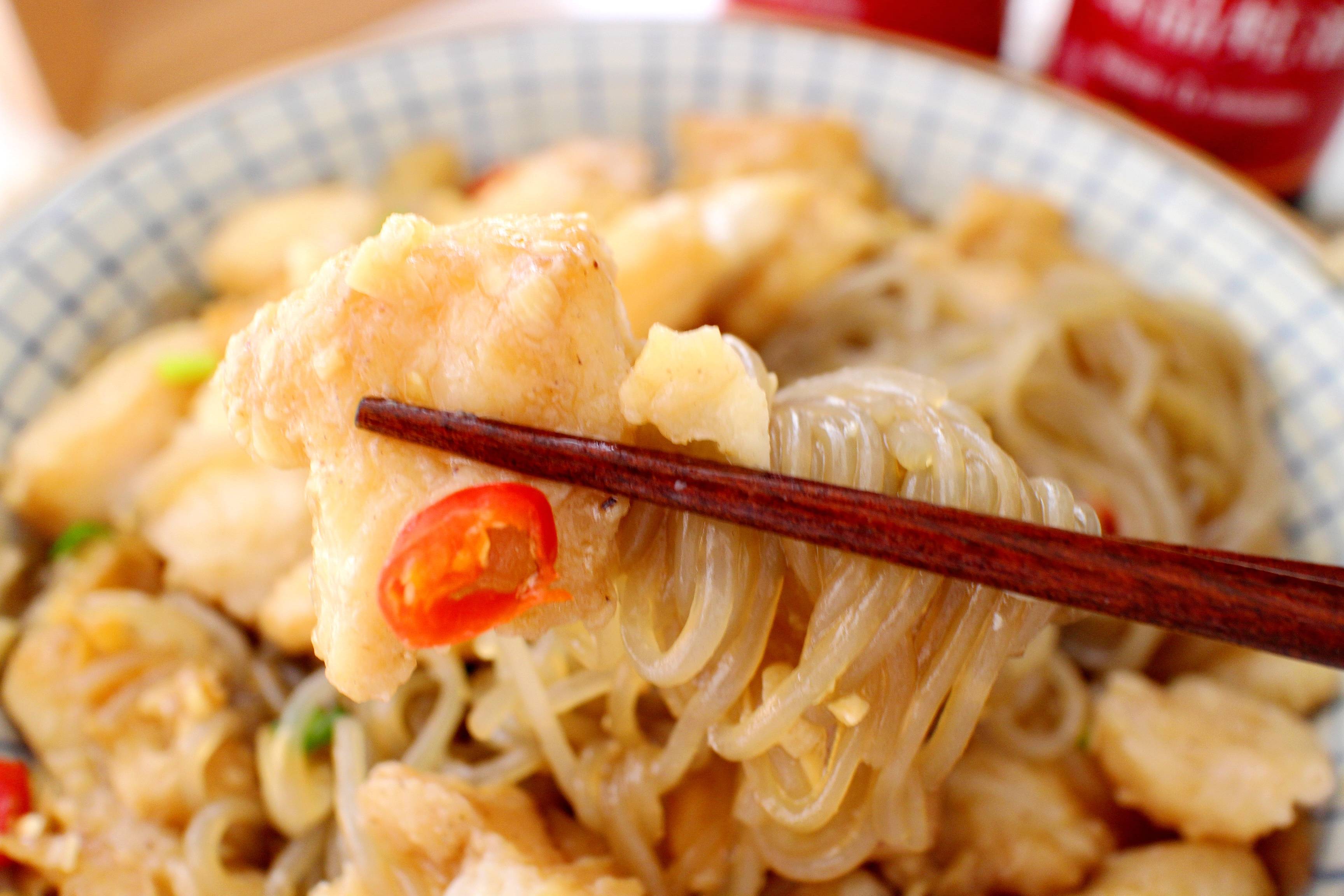 巴沙鱼蒸粉条】