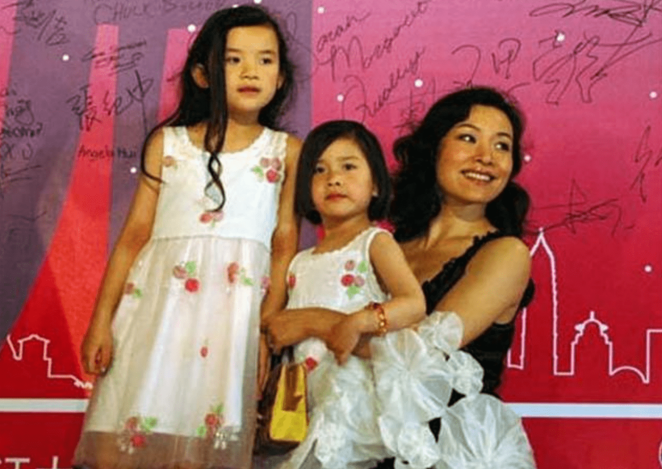 21年过去了,陈冲亲生女儿哈佛毕业,被弃养双胞胎养女却令人感慨