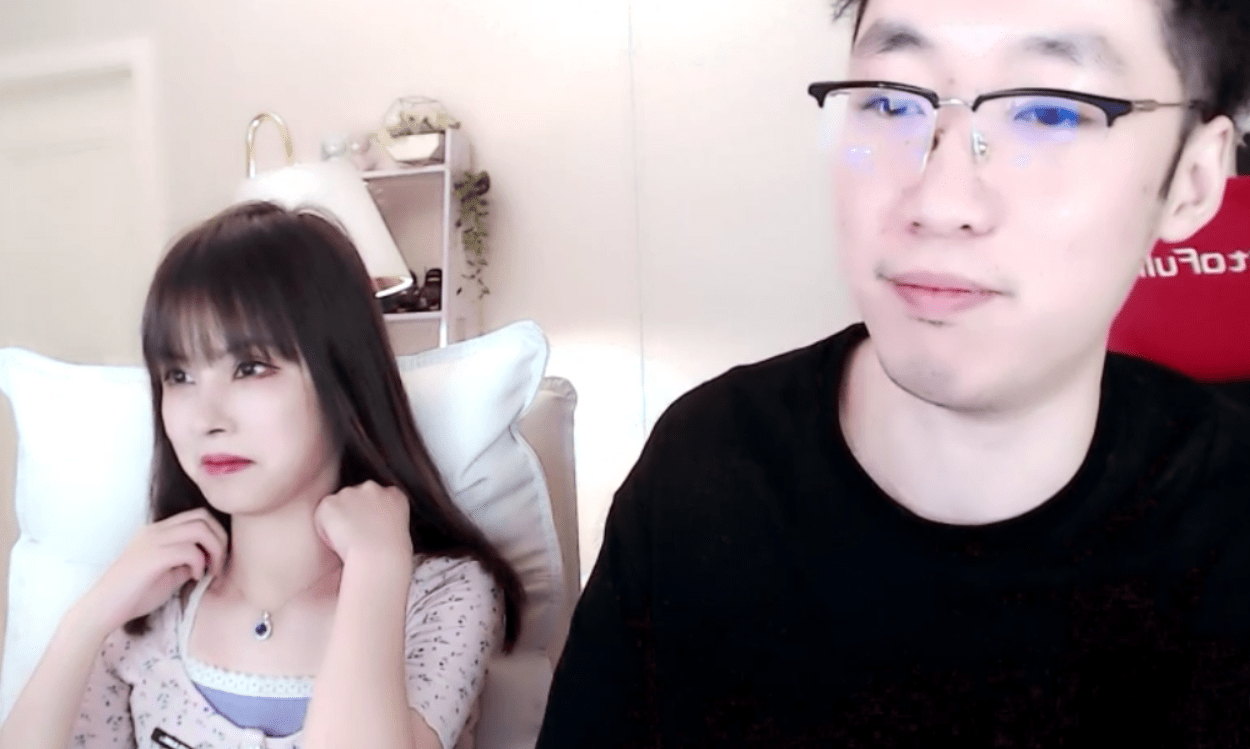 花老湿宣布加入小象互娱,又是顶级主播和超级公会的强强联合啊