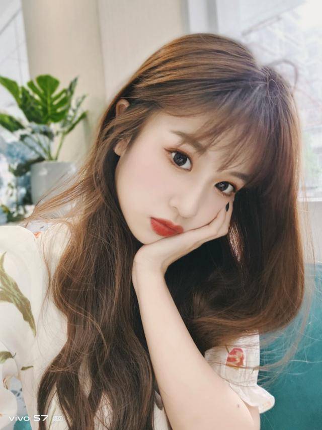 上课了!lisa化身老师,教你如何用vivo s7拍时尚大片