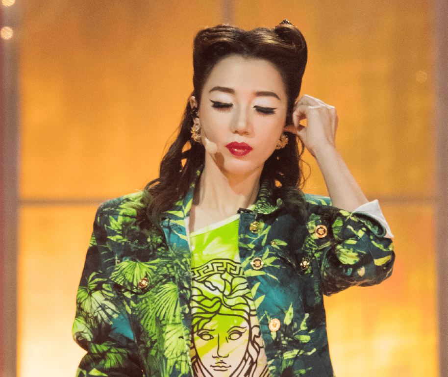 阿朵黄龄退还粉丝集资老牌姐姐太清醒乘风破浪踢到铁板