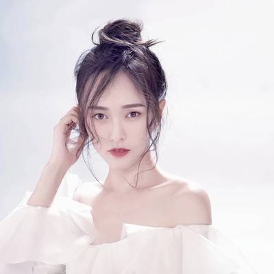 唐嫣第一次晒女儿玩具照片上热搜,展现出了满满的母爱.