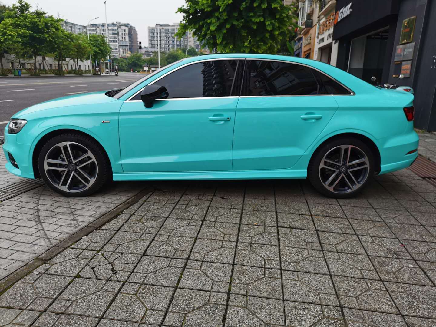 成都靓车会奥迪a3全车改色贴膜贴膜亮蒂芙尼