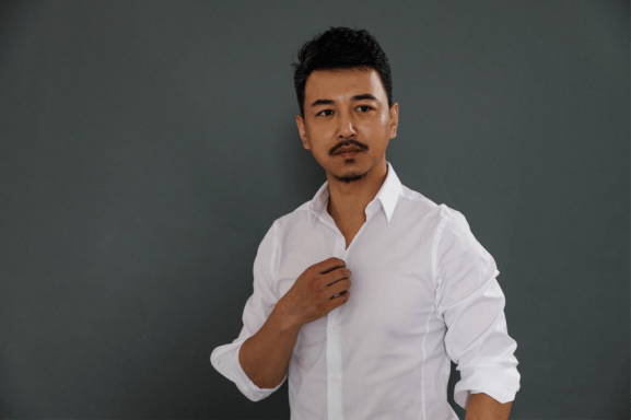 革命历史剧跨过鸭绿江乌日根饰演开国上将杨得志