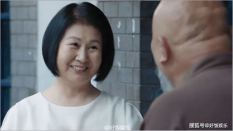 小镇警事蒋法律戏里对吴迪妈妈一见钟情现实中和妻子也是