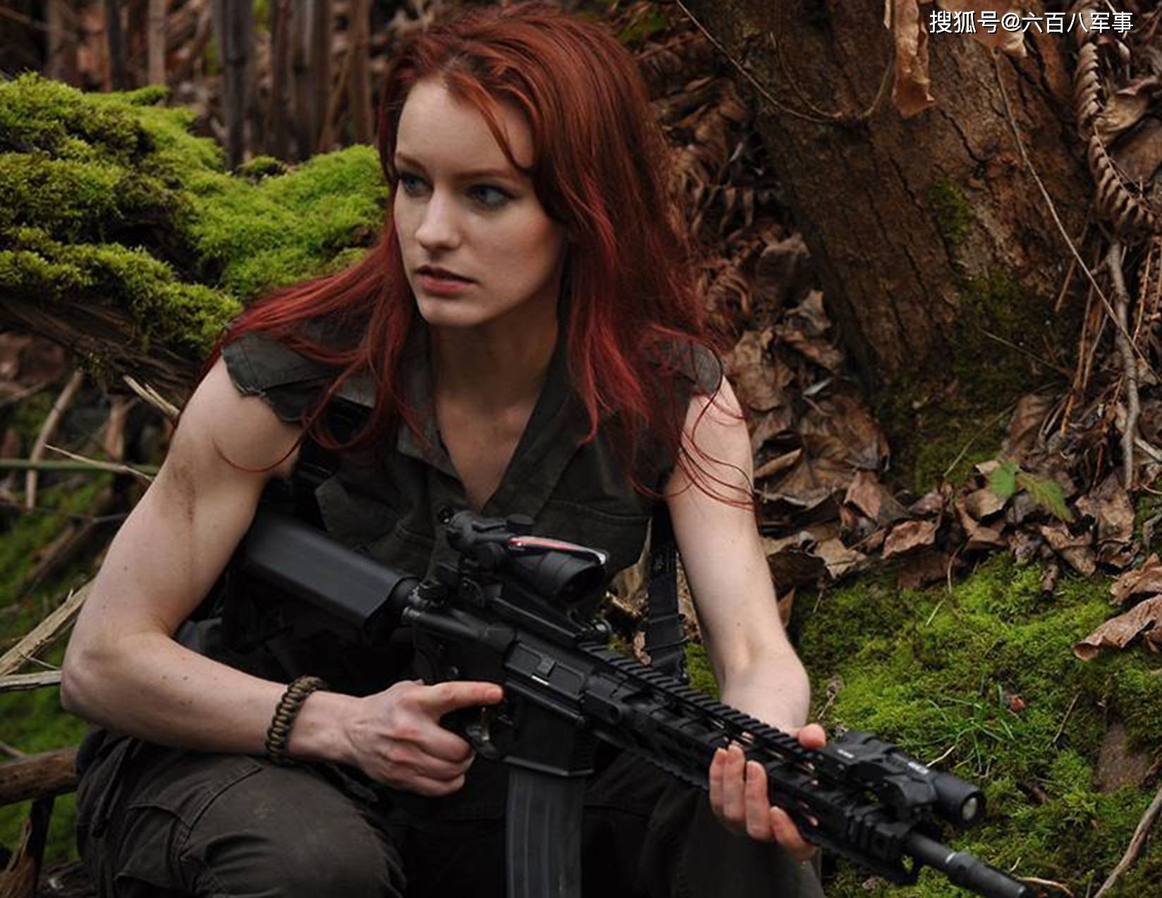 喜欢枪械的小伙伴们,一组女枪手送给你们