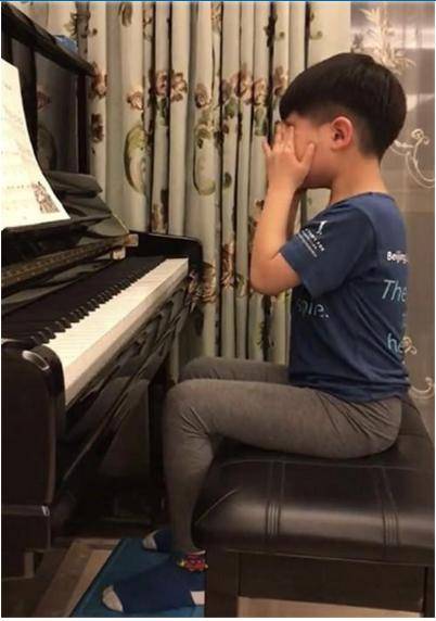 魔方少年火了|打遍天下无敌手,13岁5项吉尼斯纪录_阙剑宇