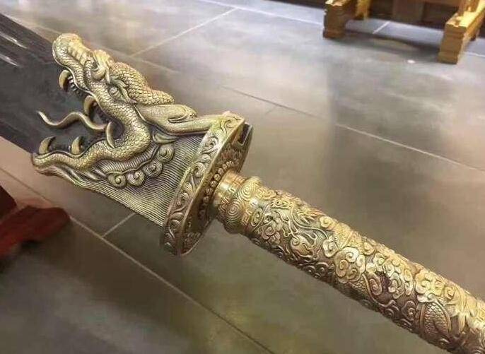 屠龙刀和倚天剑齐名为何没人敢抢倚天剑而光抢屠龙刀了