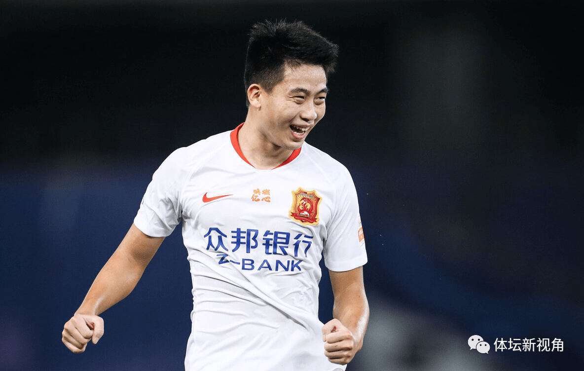 原创卓尔3-0完胜升班马,埃弗拉传射建功,胡靖航梅开二度!