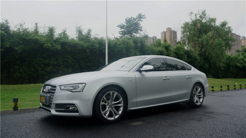 长沙汽车改色贴膜奥迪a5改拉丝银汇格车研