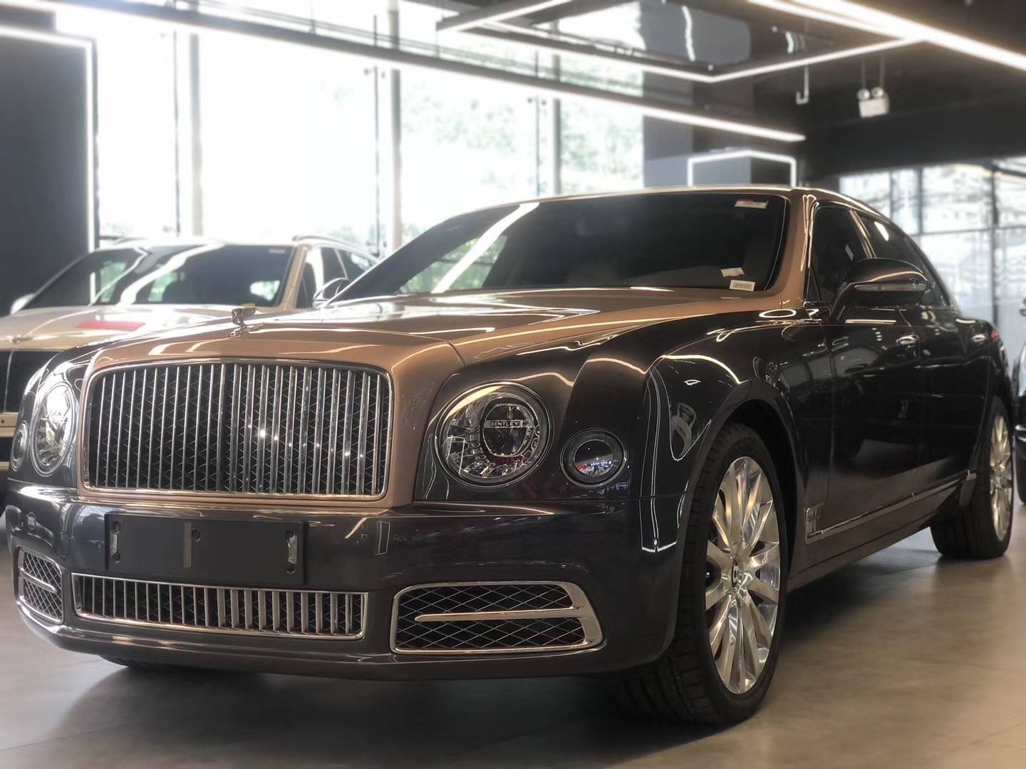 20新款宾利慕尚长轴距版 高颜值轿跑巨献