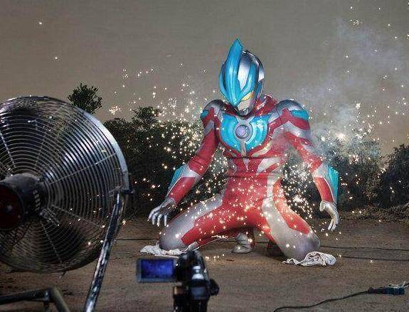 泰罗和小梦一起