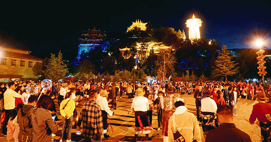 香格里拉月光广场图片