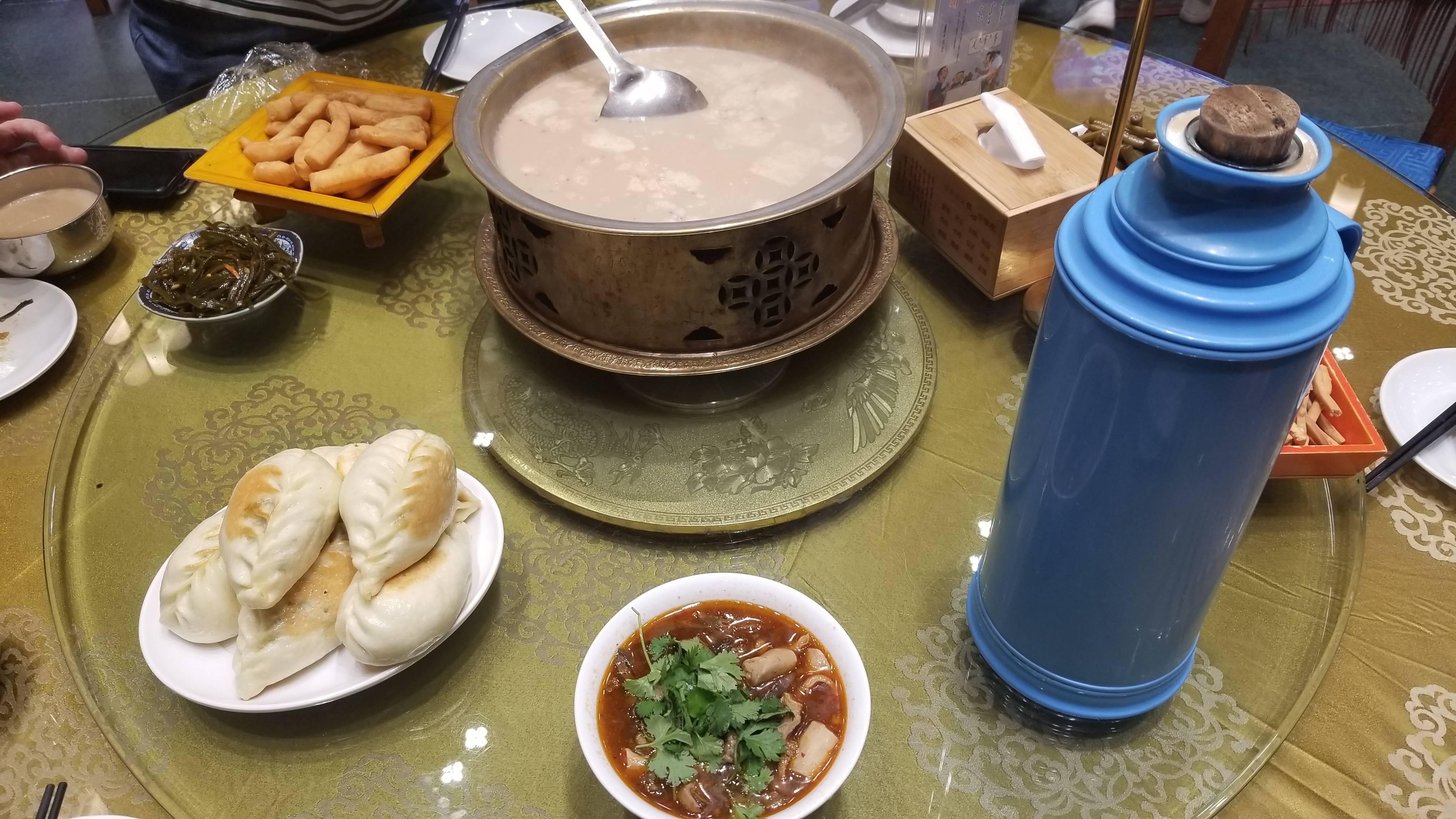 在内蒙早餐都得牛肉小酒伺候着