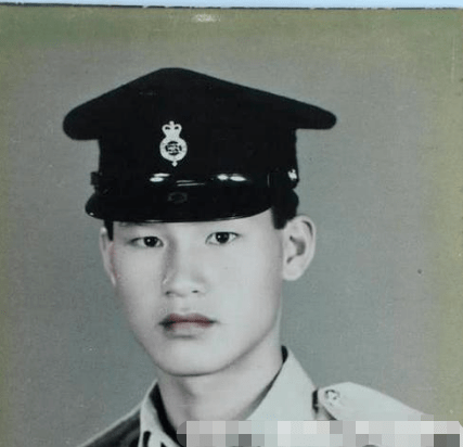 77岁老戏骨领证,曾35秒ko日本拳王,功夫比肩李小龙_陈惠敏