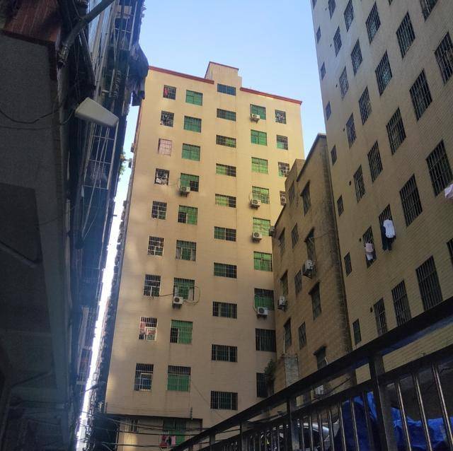 深圳水斗新围村,空置房子无人租,本地房东:二手房东太懒了