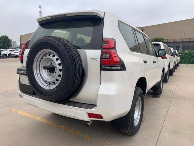 新款丰田霸道3000柴油版 全系惠降舒适驾驭