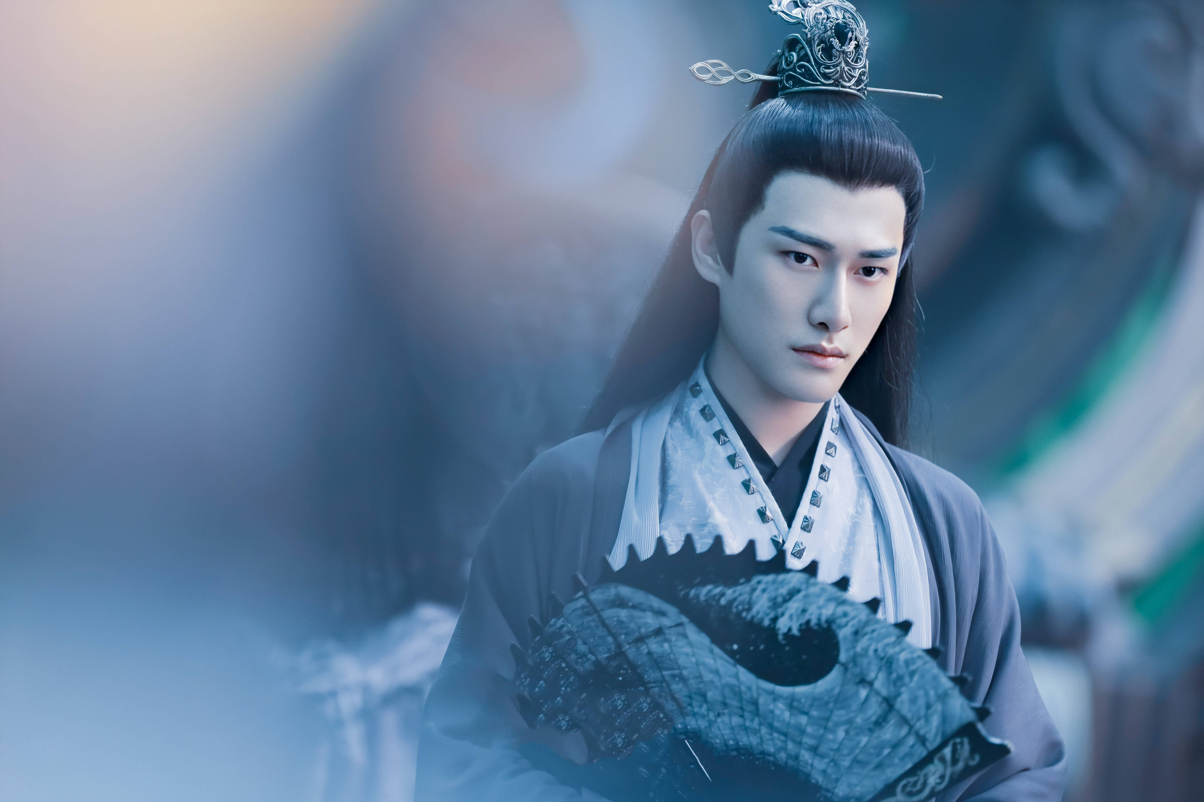 《琉璃》的副宫主,因《流星雨》走红,曾和赵丽颖演大尺度戏