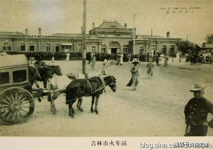 吉林老照片,1912年火车站排着等客的欧式马车