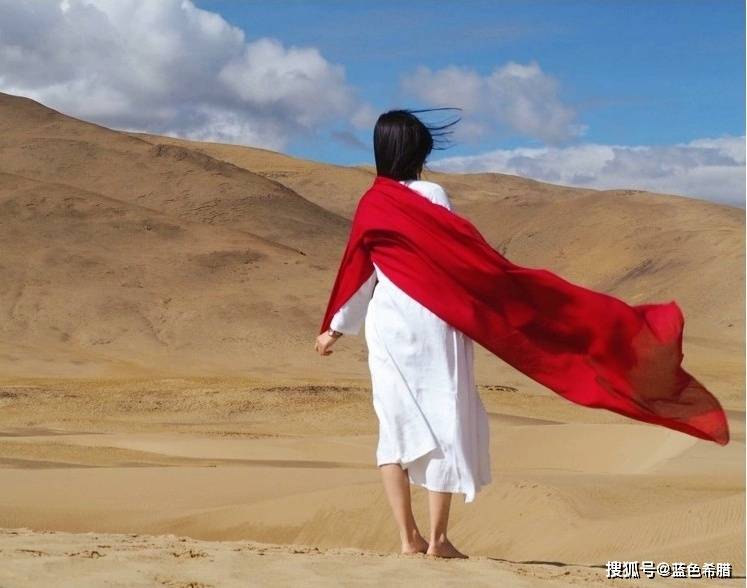 17张丝巾人像5个摄影技巧,助你拍出优雅好看中年女性照片