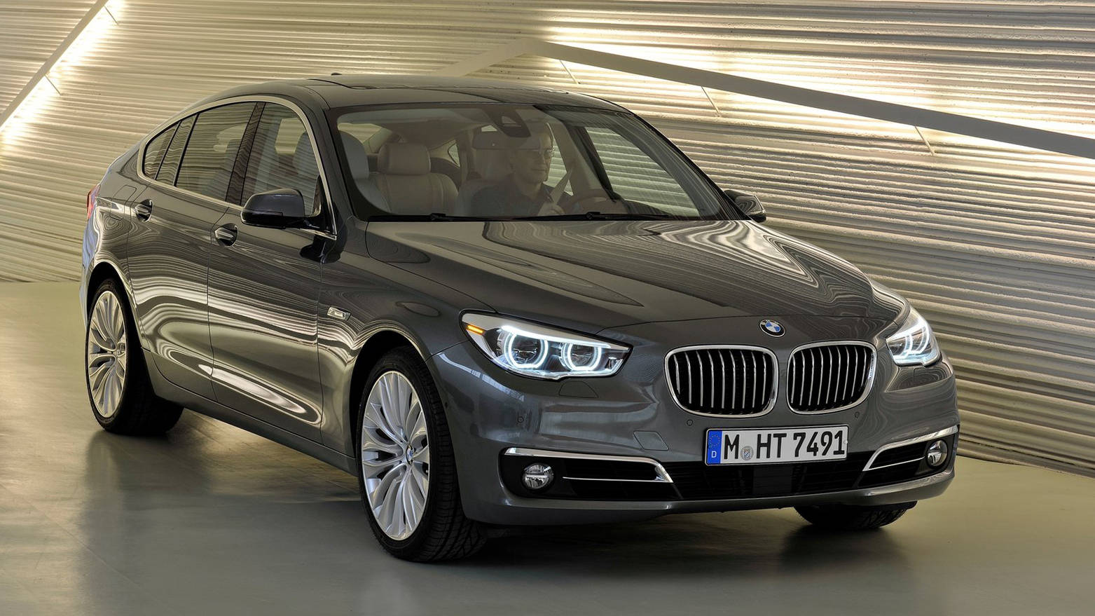 定位刁钻能把好看跟好开结合得如此完美的这车算一个