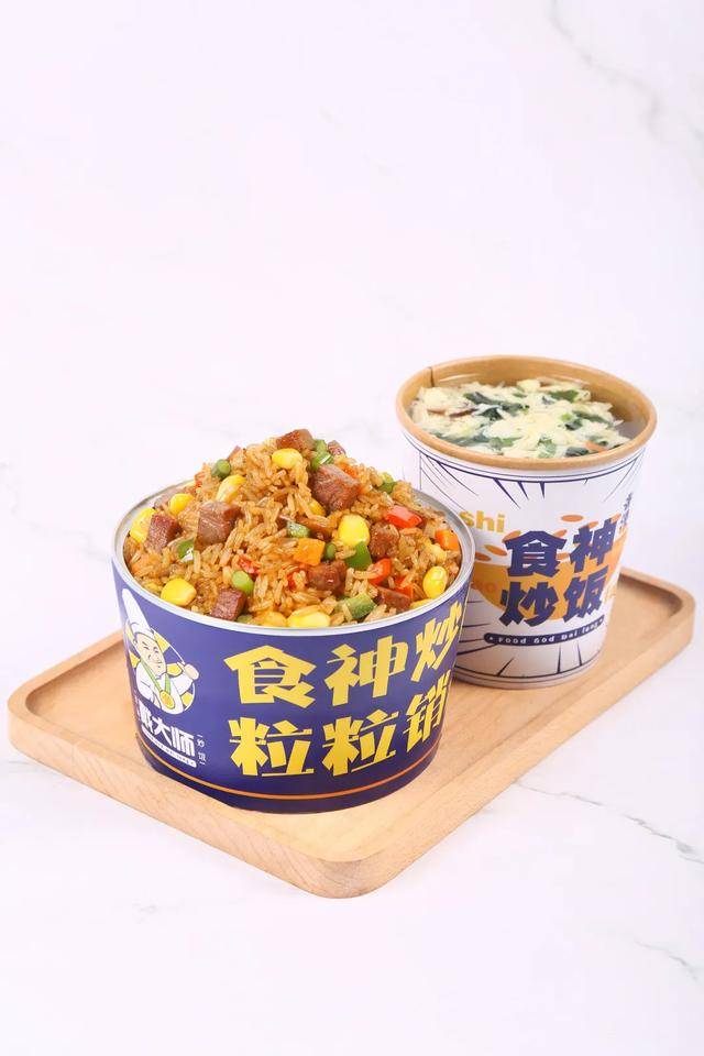 小罐头大生意!戴大师打造"国民易拉罐炒饭"