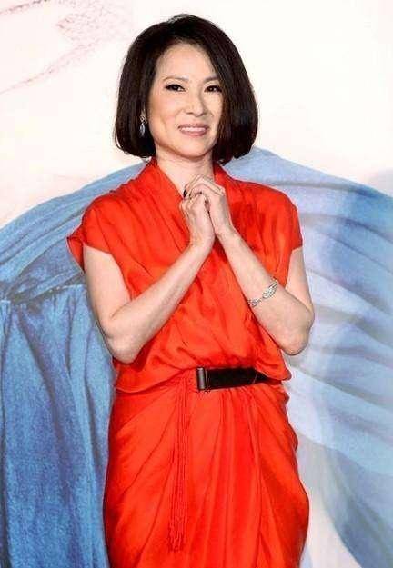 曾经的林慧萍也是红极一时,在上个世纪80年代也是在香港乐坛的一个