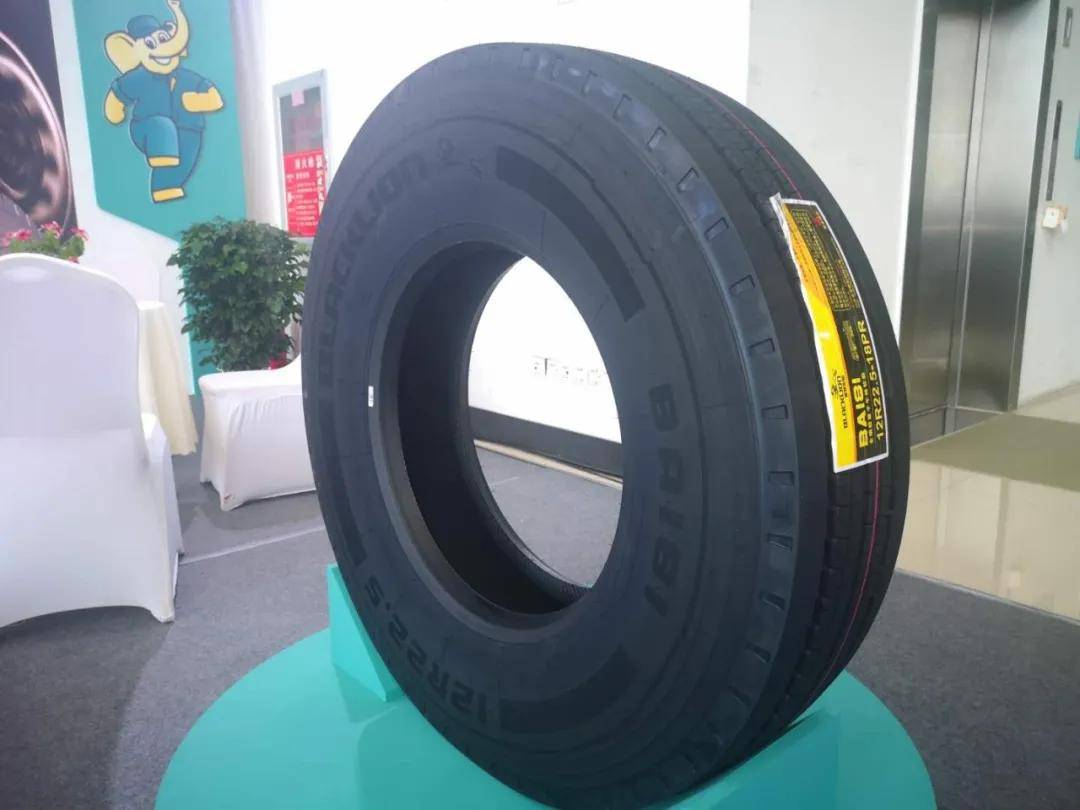 5,恒丰橡胶直播展台恒丰轮胎直播展台展示了旗下多款卡客车轮胎,乘