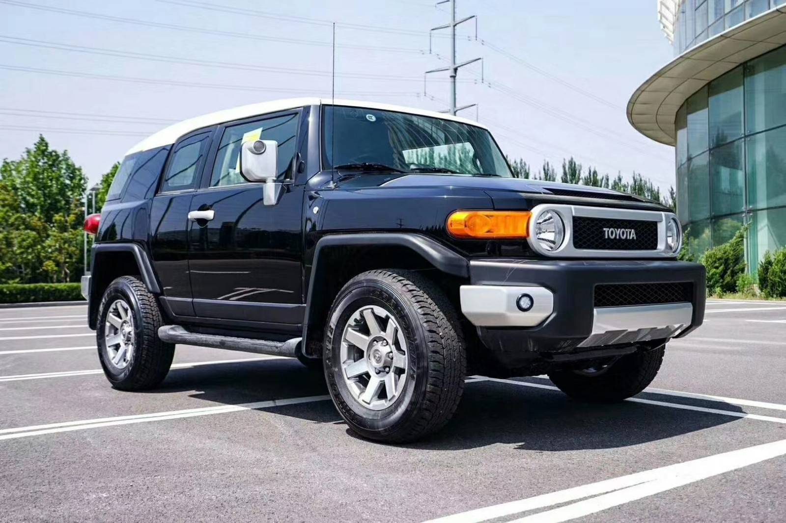 丰田fj酷路泽越野车特促心动让利现车在售