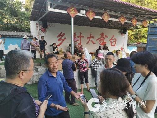 决战决胜脱贫攻坚沿河红星村80后驻村第一书记群众打满分