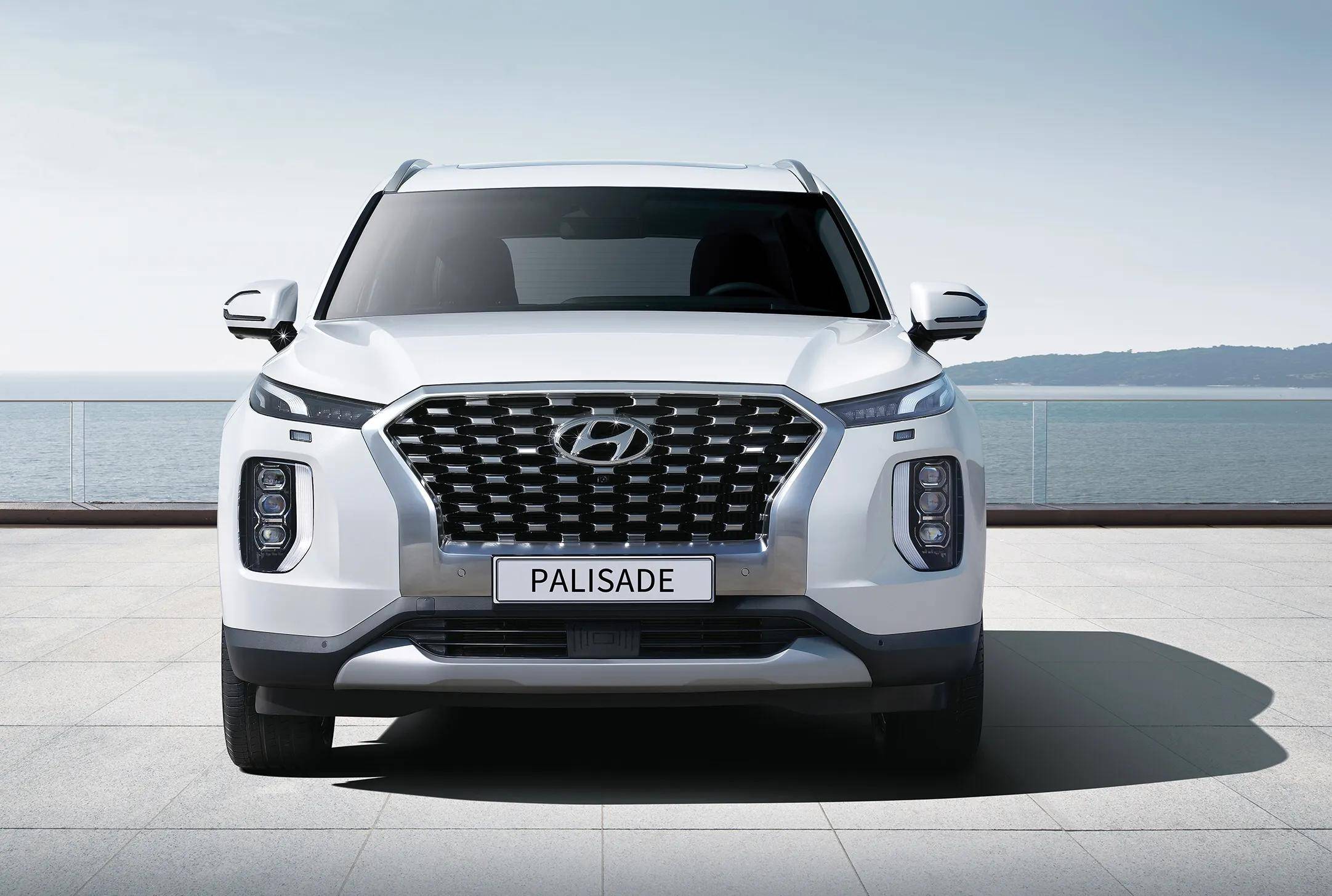 现代进口汽车帕里斯帝(palisade)提供三个版本,价格区间31-36万元