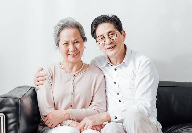 3位老人的回答很现实_老伴儿