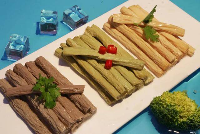 颜值高味道好的锅圈食汇三色鲜腐竹,吃货餐桌上必备的美味食材