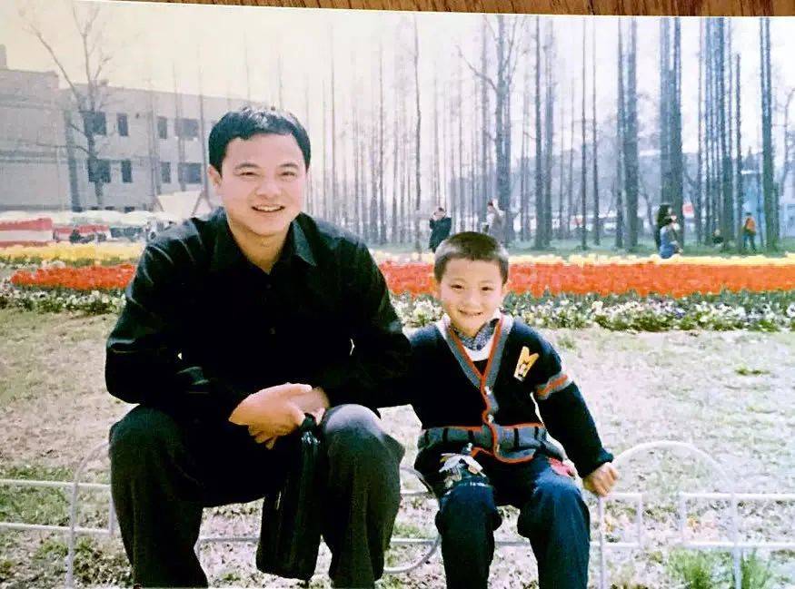 原创27岁黄子韬早已不是魔性男孩,他的沉稳蜕变才是给爸爸的最好宽慰