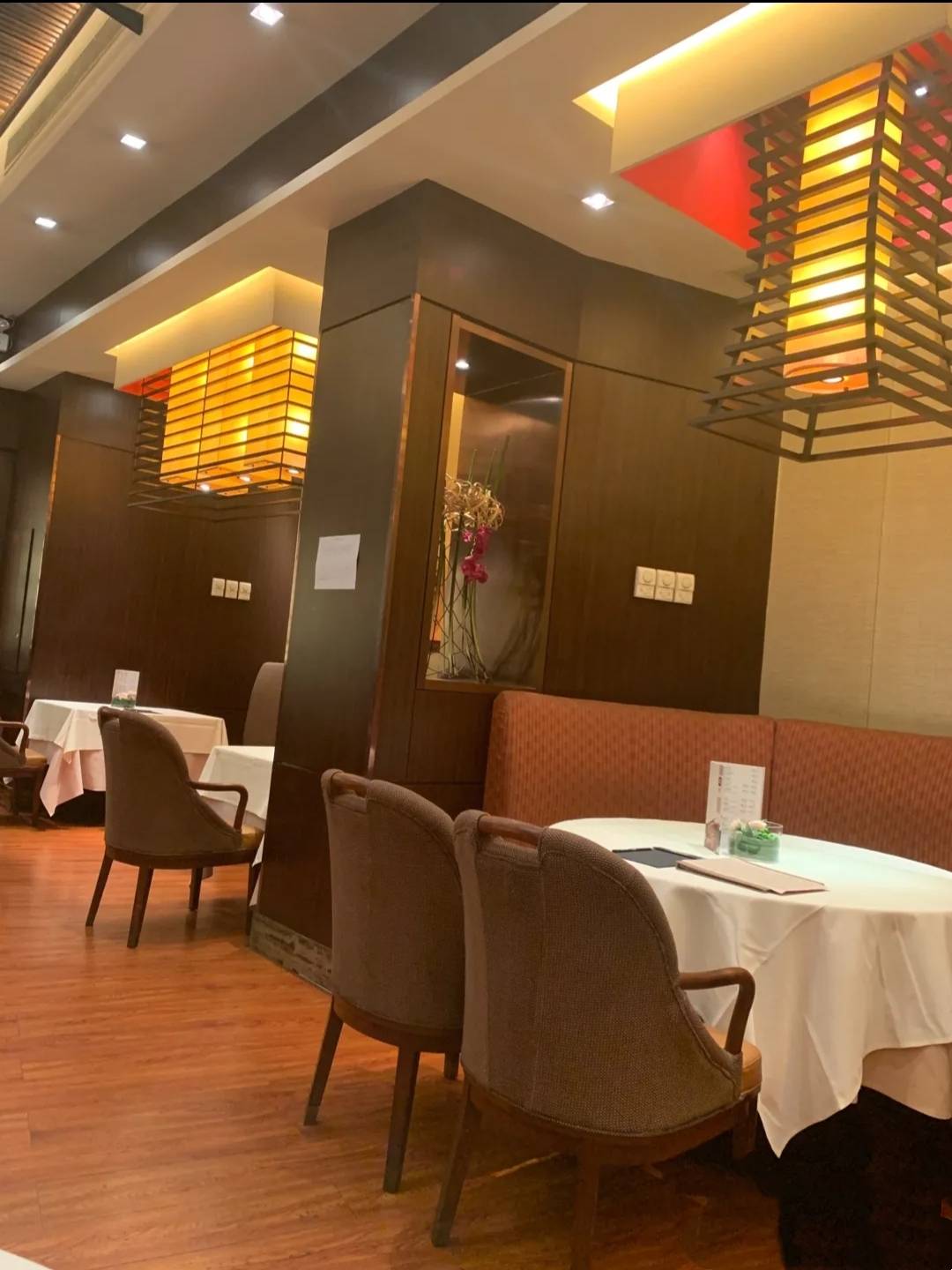 沉迷美食无法自拔,利苑酒家,店铺位于万象城二期的3层,商场外面也有