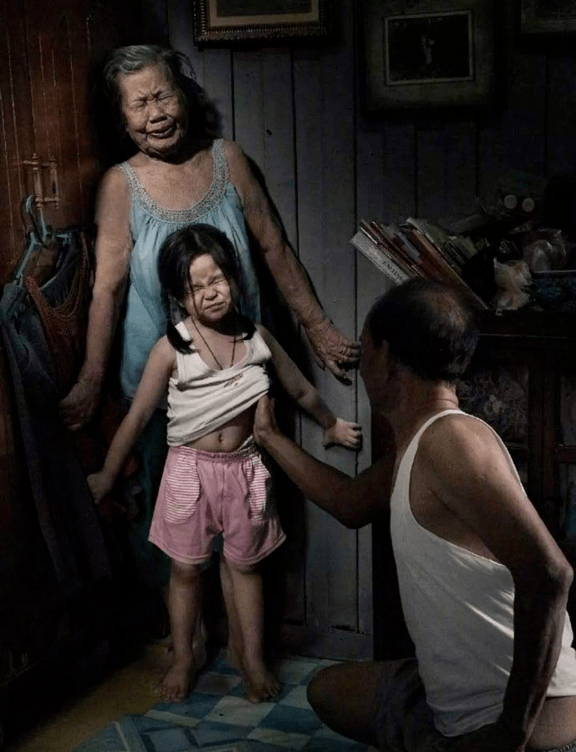 养个女儿真的不容易,从小到大都让父母操很多心,童年时担心教育不好