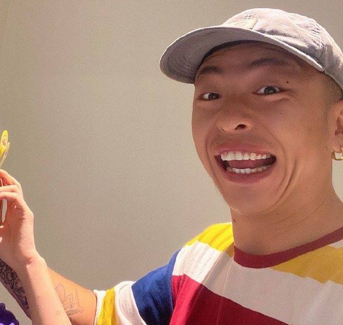 廖搏说节目中的 dj阿龙,也就是李玉龙非常喜欢王一博,所以在节目中