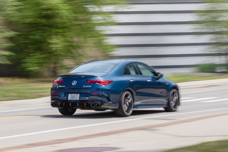 2020年奔驰梅赛德斯amgcla45让你体验豪华轿车的感觉