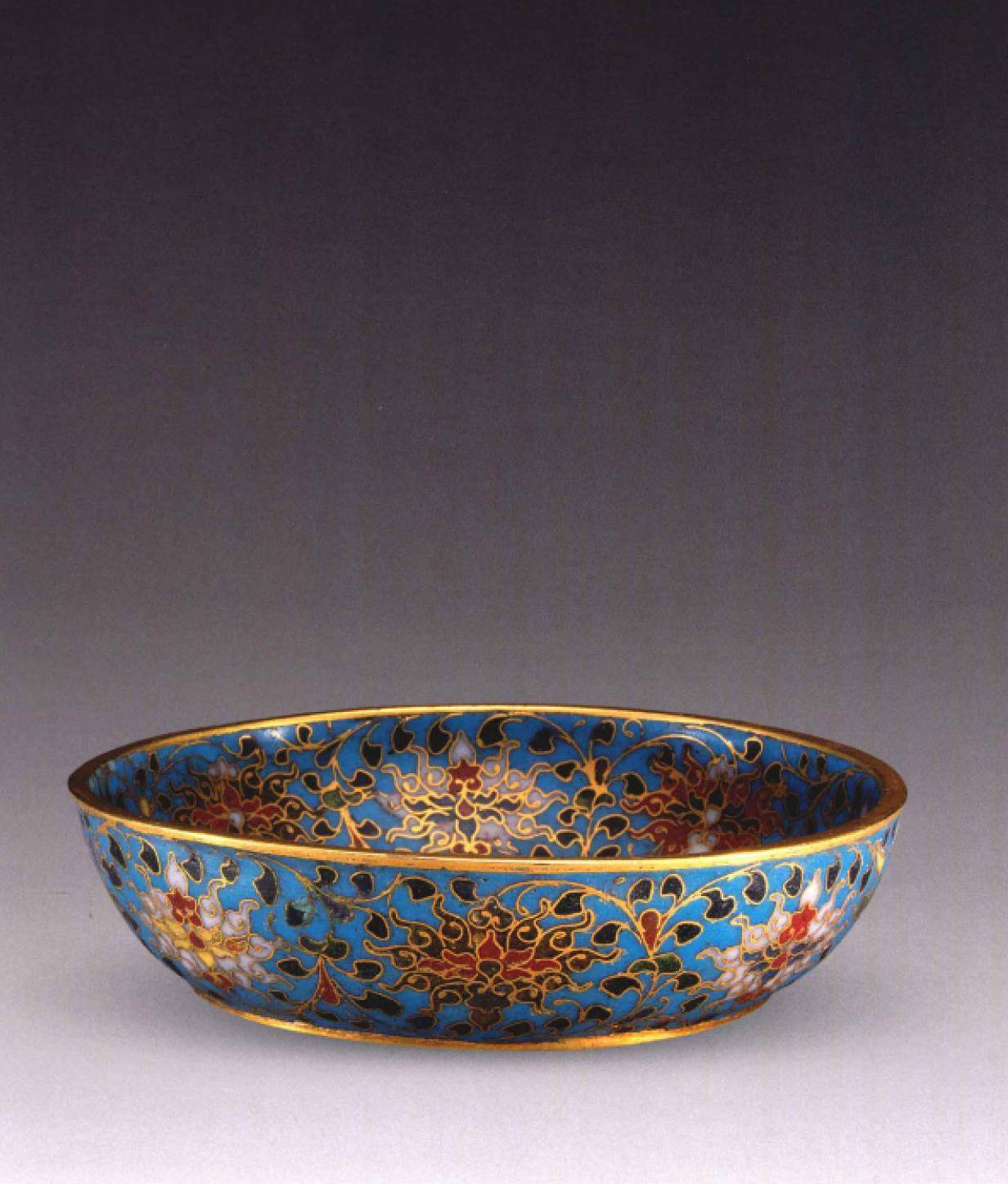 中国珐琅艺术故宫珍藏宝物所见唯一具嘉靖年款的掐丝珐琅器