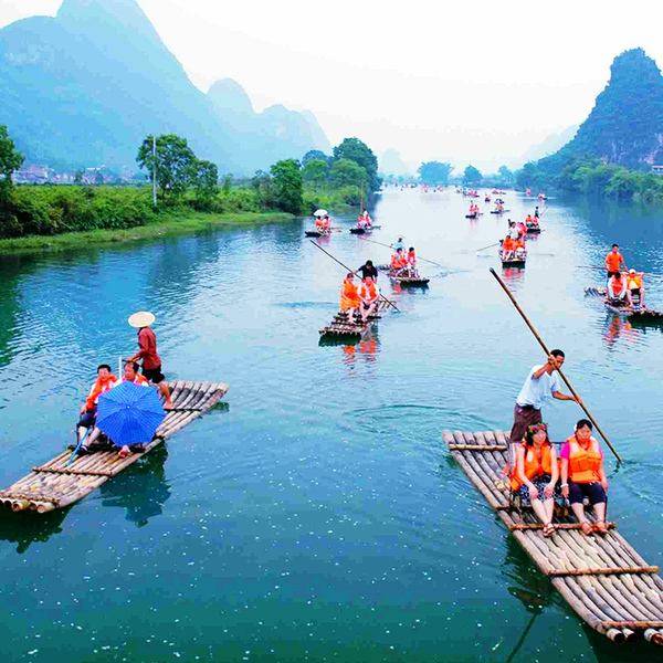 阳朔遇龙河竹筏"漂流记"!人气爆棚的景点你想去吗?