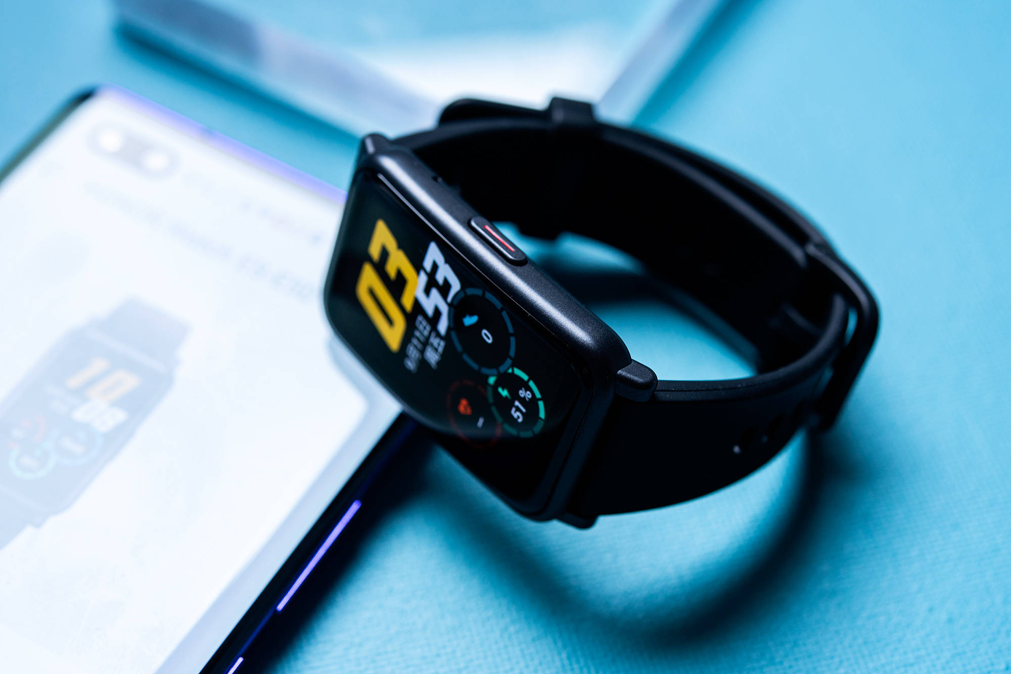 荣耀手表es图赏:34g重量的时尚运动助手